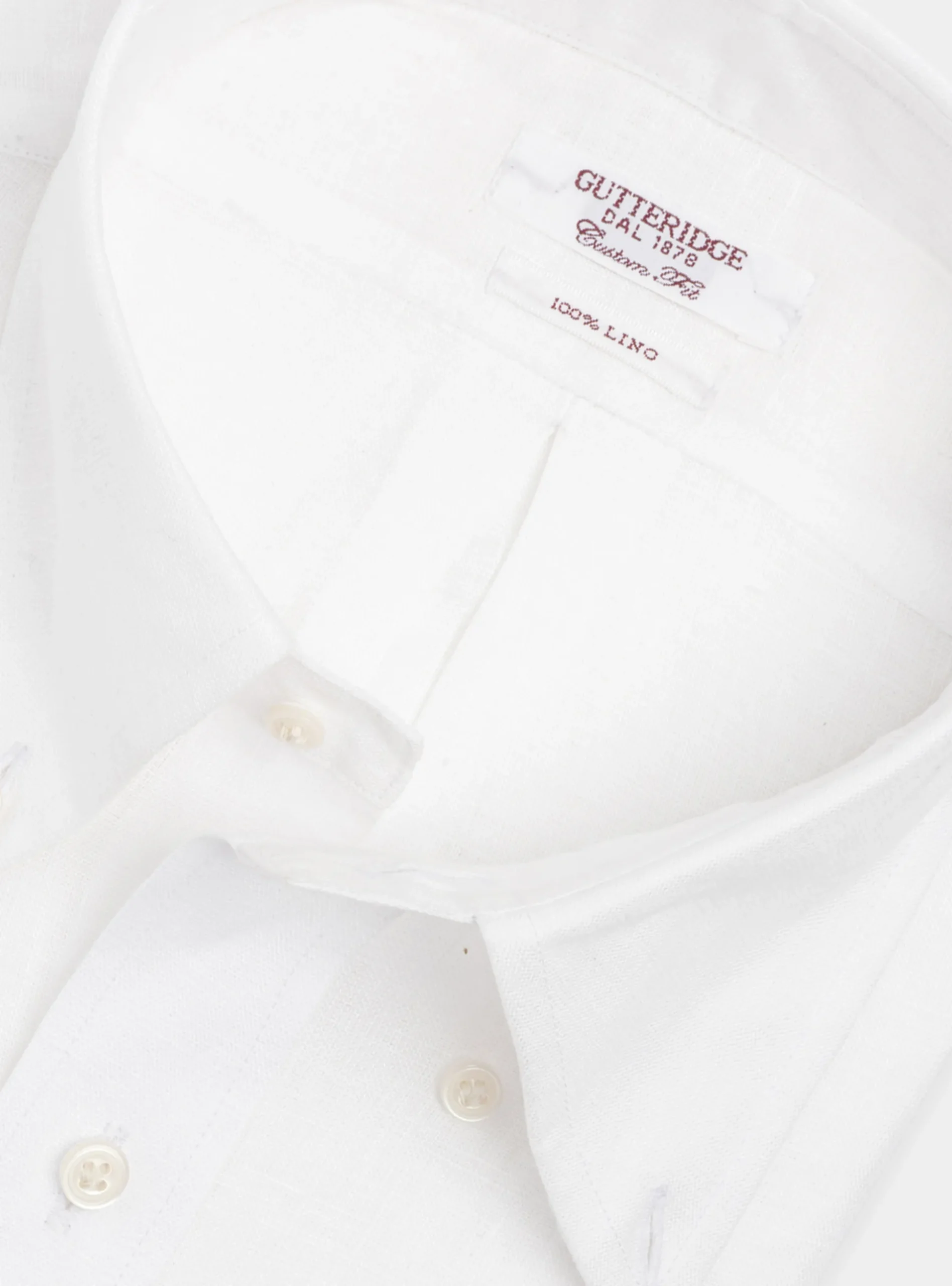 Camicia classic fit comoda in puro lino con collo button down