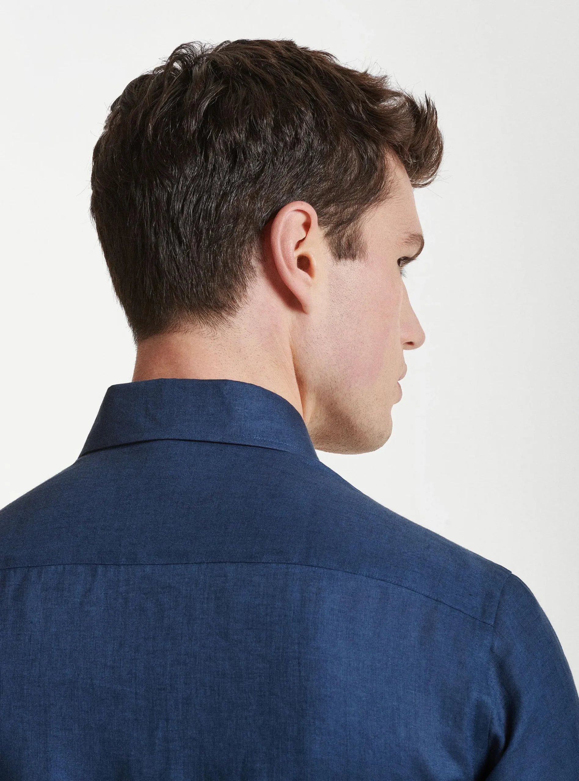Camicia in puro lino con collo semi francese