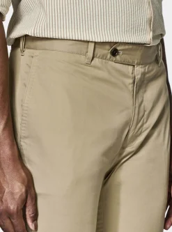 Pantaloni chino in twill leggero