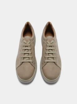 Sneakers in nabuk