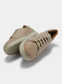 Sneakers in nabuk