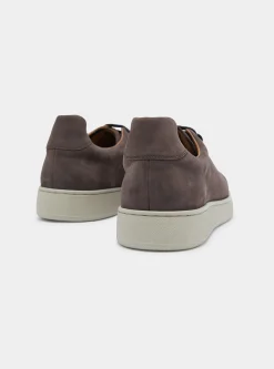 Sneakers in nabuk
