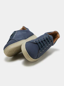 Sneakers in nabuk