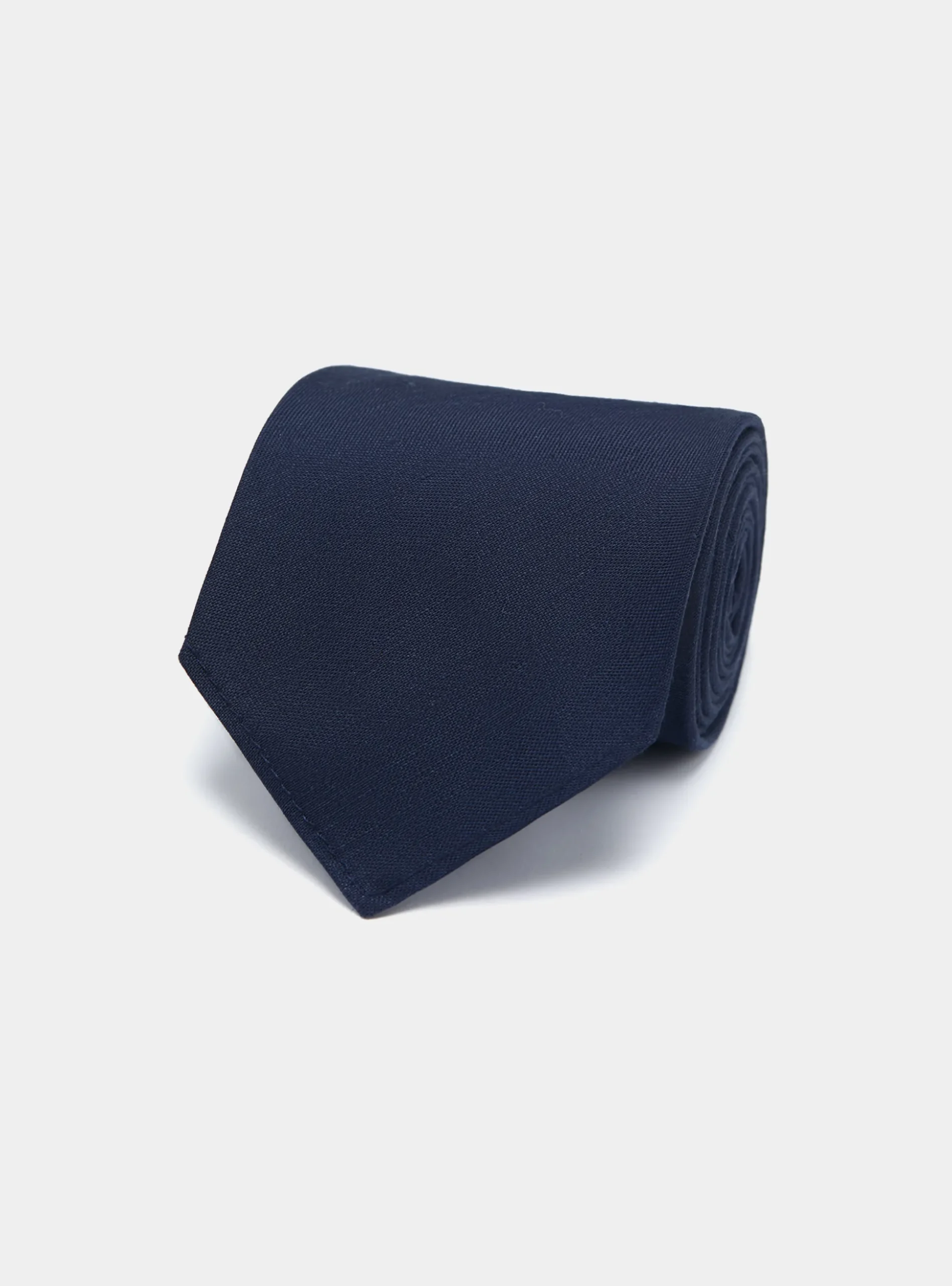 The perfect navy blue wedding